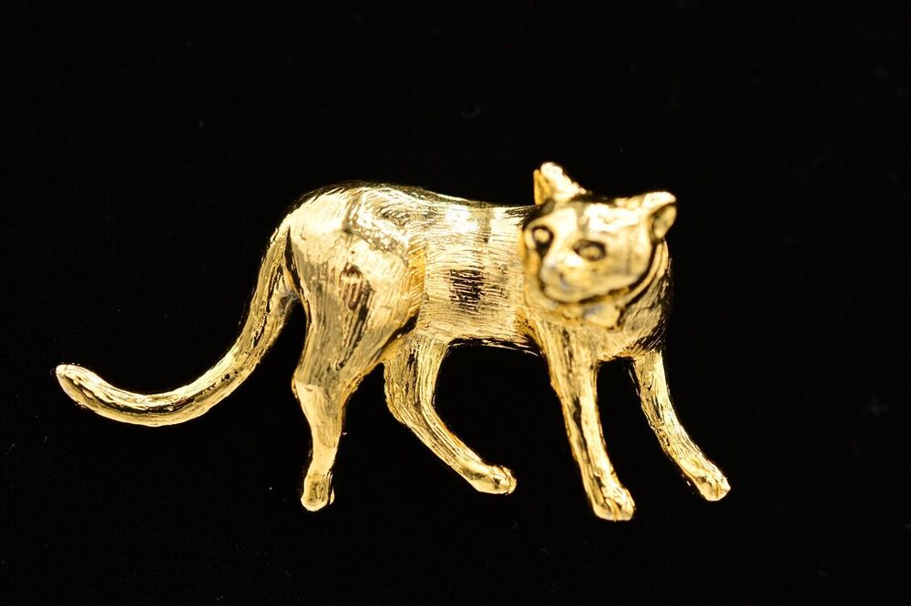 Vintage Cat Pin Brooch Brushed Gold Tone Textured Heavy Quality NOS 1980s BinA11